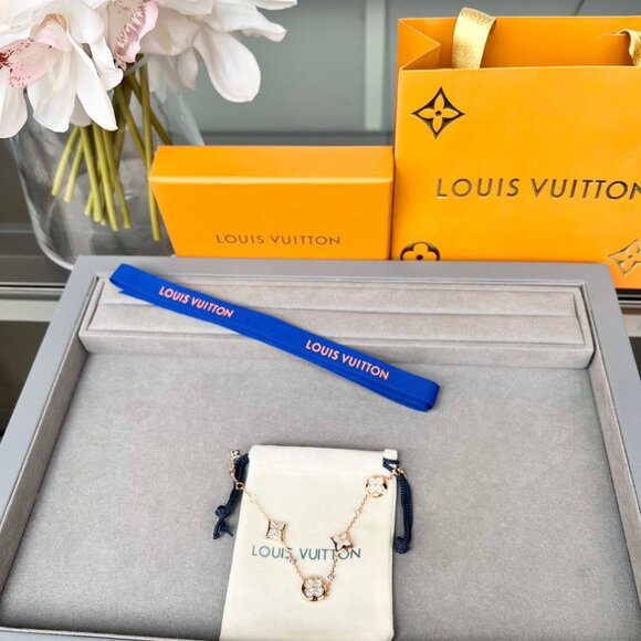 Authentic Louis Vuitton bracelet - Picture 1 of 6